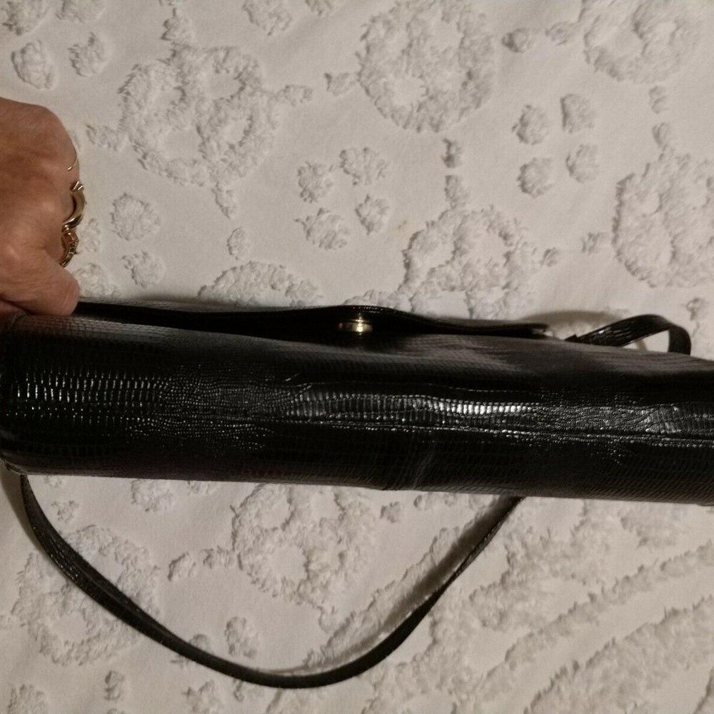 Almondo Originals Classic Black Shoulder Bag - Picture 6 of 11